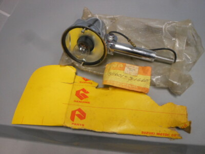NOS Suzuki Front Turn Signal Assy 76 RE5 73-76 GT750 GT550 35600-1 35601-31660