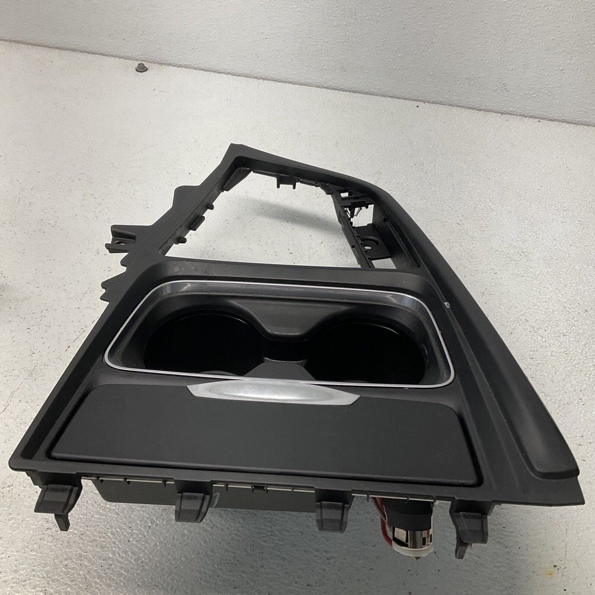 BMW F30 F31 F34 Front Cupholders 105048744 w/ Center Console Trim 