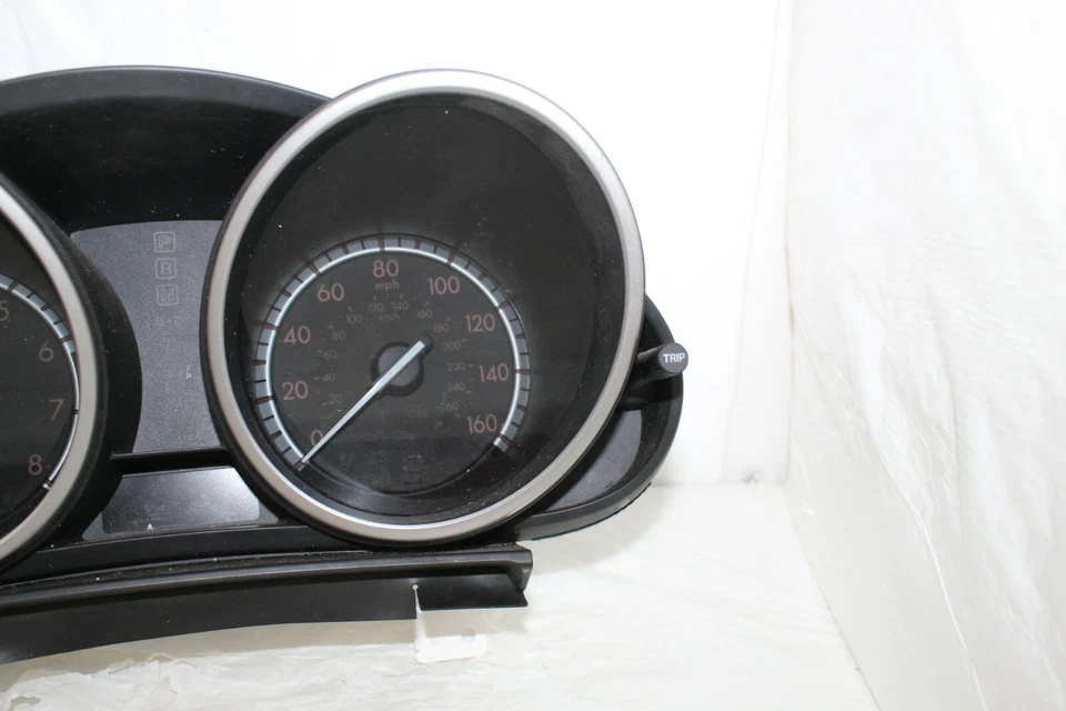 Cuadro de instrumentos velocímetro indicadores del panel de instrumentos Mazda 3 2010 2011 115.939 millas Foto 3 de 4