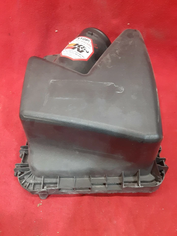 2002 2003 Saturn Vue 2.2 4Cyl  Air Cleaner Top Box / Lid - 22633496 - Image 3 of 4