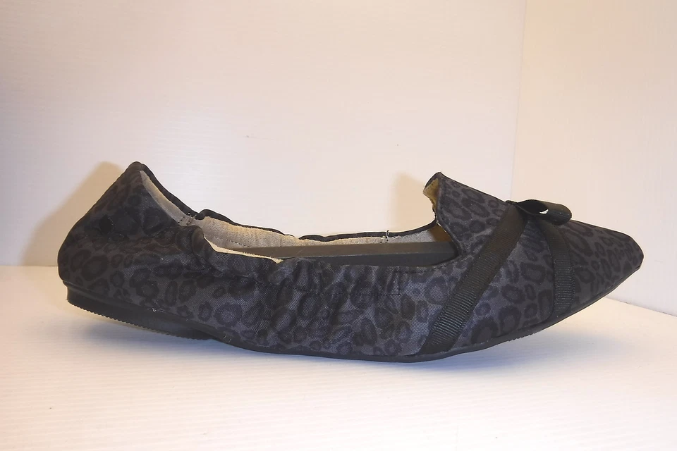 BUTTERFLY TWIST JAMIE GRIS SATINADO LEOPARDO PLEGABLE BALLET FLATS TALLA 6 NUEVO EN CAJA Foto 3 de 4