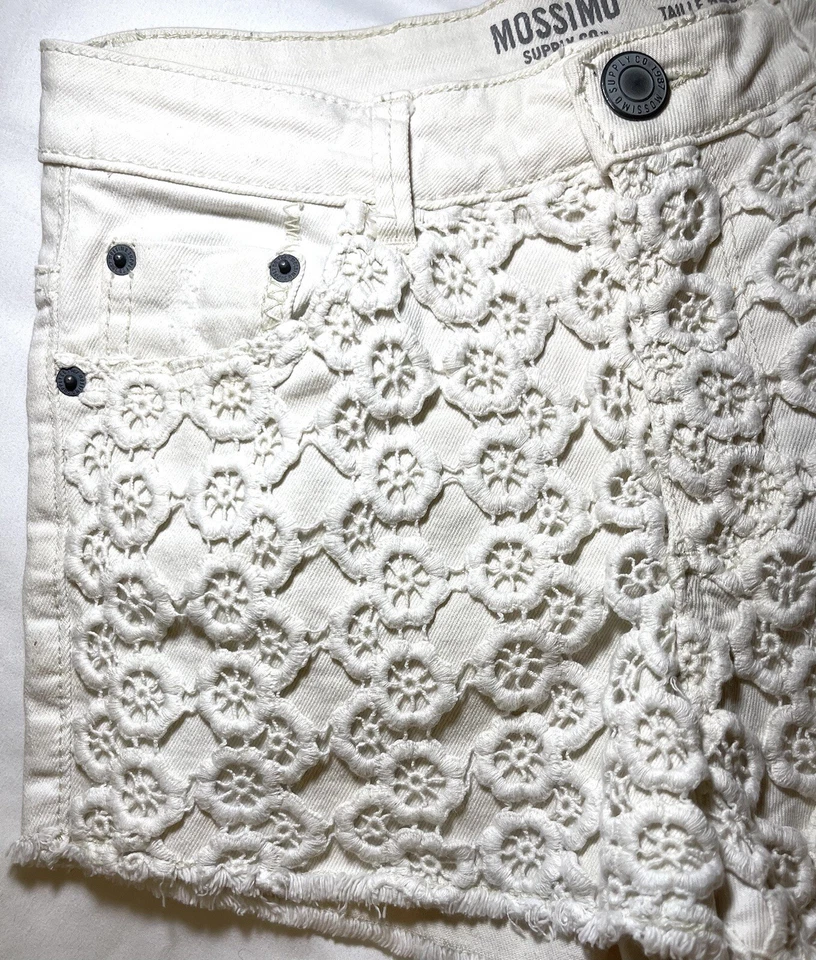 Shorts mosca MOSSIMO off white cintura alta bordado zíper frontal júnior tamanho 7 - Imagem 4 de 4