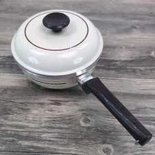 Vintage Regal Ware Aluminum Two And A Half Quart Lidded Sauce Pot  Kitchenware 