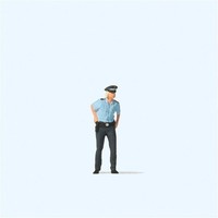 Policewoman Figure Ho / Oo Gauge Figures Preiser 28237