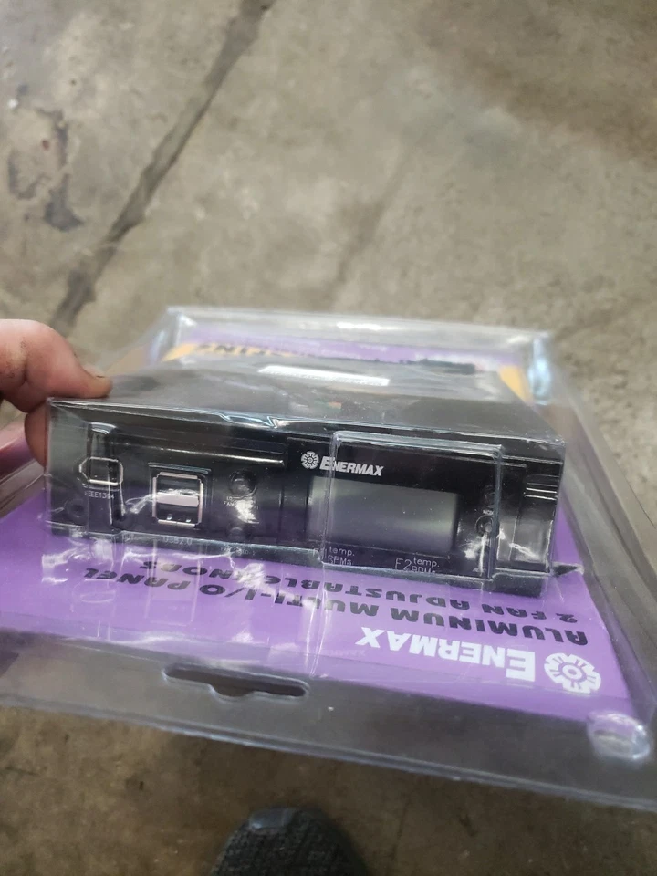 N.O.S. Enermax UC-A07FATR2 2-Channel Ultimate Fan Controller - Image 3 of 3