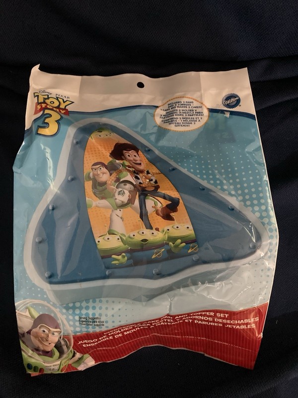 Toy Story 3 Wilton Disposable Birthday Cake Pan Pixar Disney 2 Toppers 2 Pan NIP