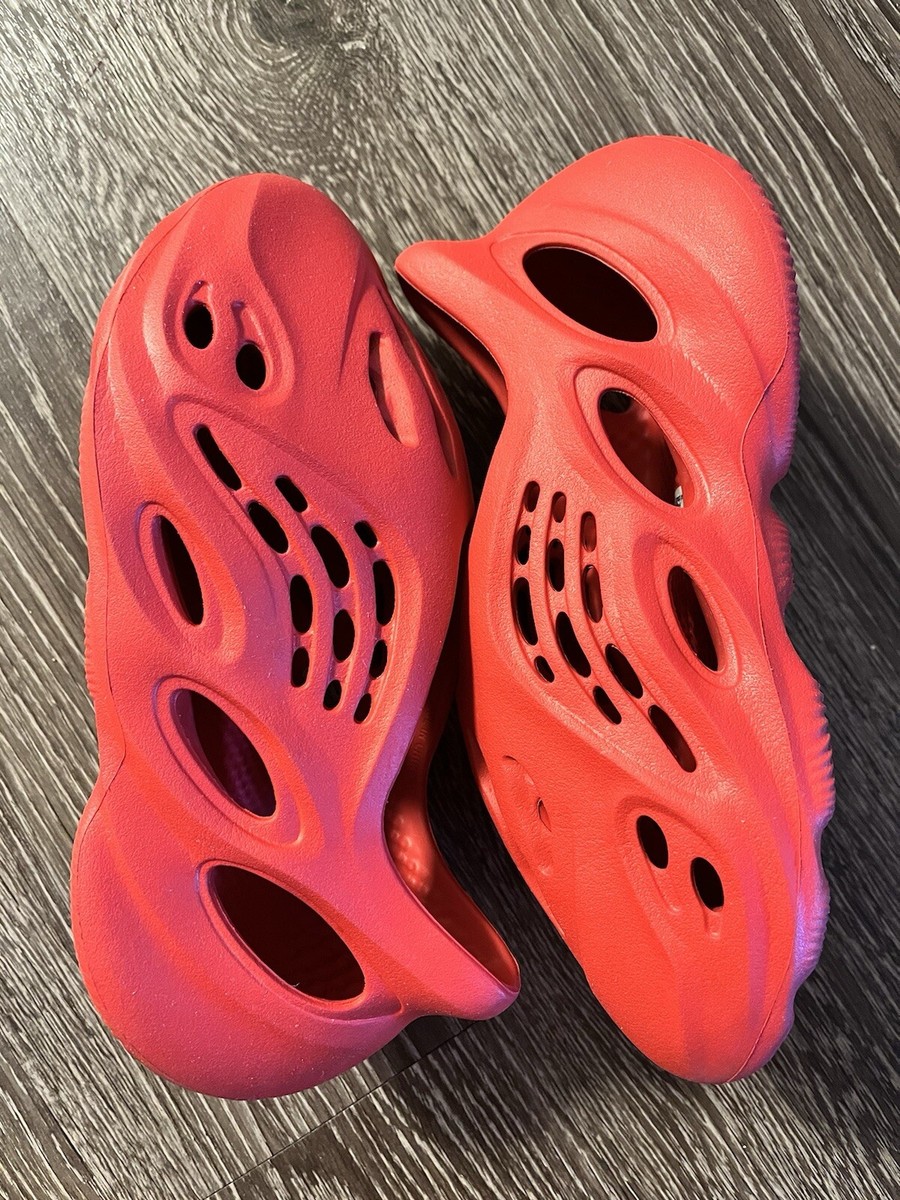 Size adidas Yeezy Foam Runner Vermillion