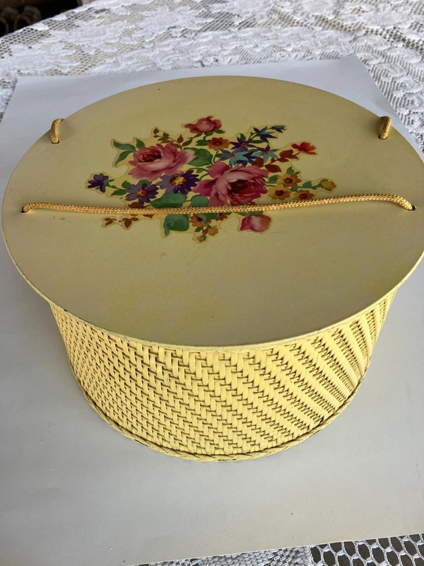 Vintage Princess Round Yellow Floral Wicker Sewing Box Floral Pattern