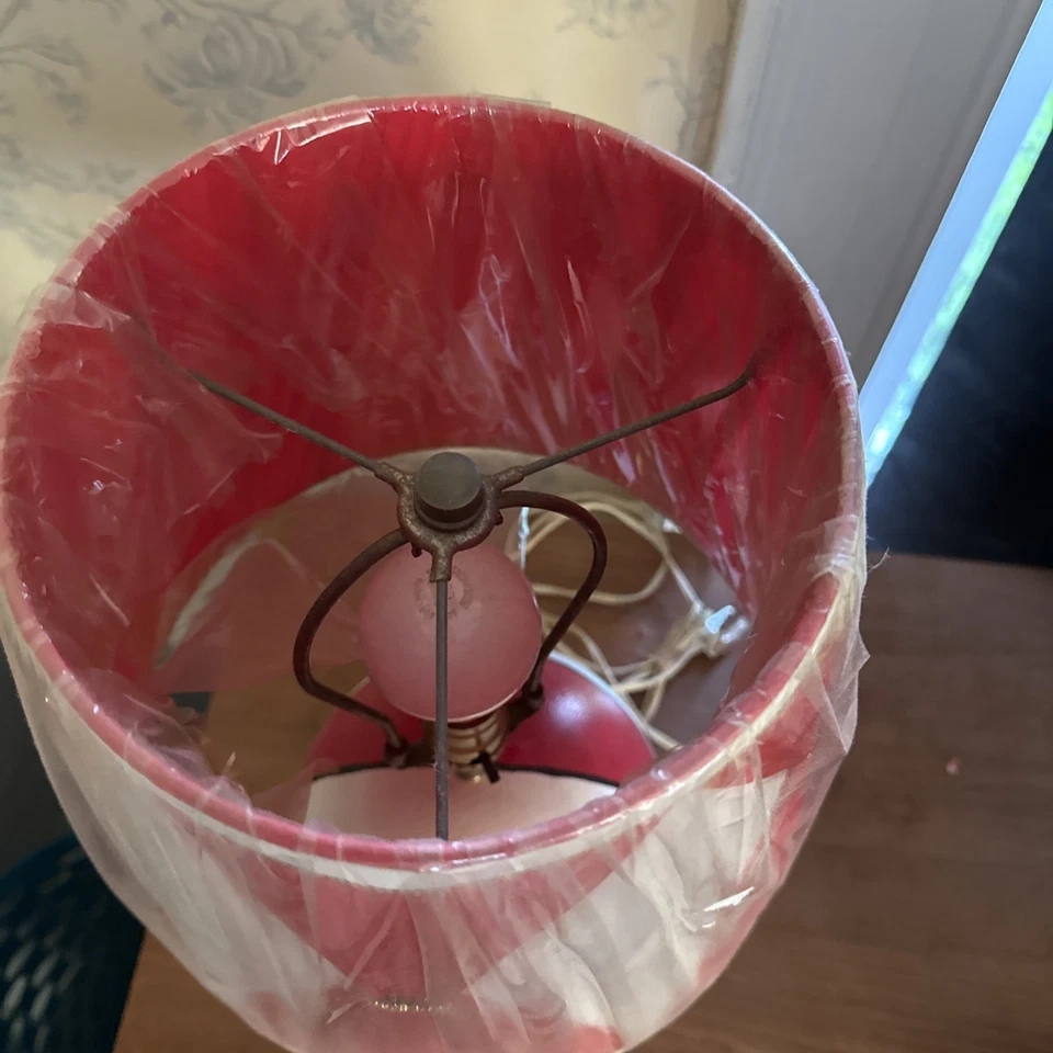 Vintage/Rare 1980,1986 University Of Louisville NCAA Champs Ceramic Clock/ Lamp - Image 3 of 4