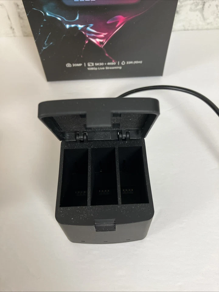 Pacote GoPro HERO9 preto com estojo inclui 4 novas baterias e carregador *USADO SUAVEMENTE - Imagem 2 de 4
