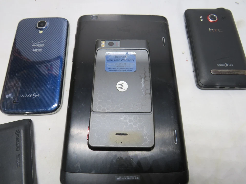 Samsung galaxy 4 And Motorola HTC Phones LG Tablet Mix Lot 8 for Parts - Image 4 of 4