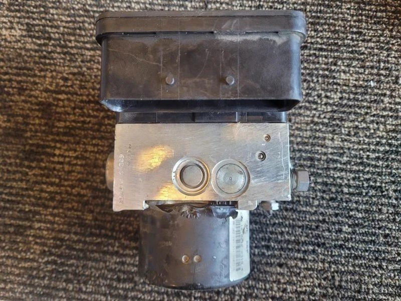 2009-2010 Mercedes C230 C300 C350 OEM ABS Brake Pump Module Anti-Lock Brake Unit - Image 4 of 4