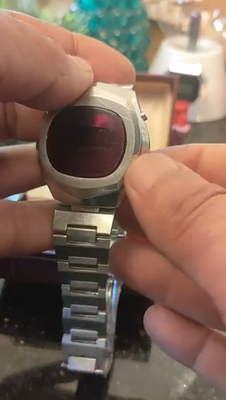 1976 Vintage Quartz Orient TouchTron H680101-40 Red Led For Parts