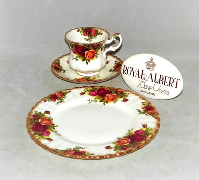 Kaffeetasse D 7,5  H 6,7 Untere 12,7, Teller 18,5 Royal Albert Old Country Roses