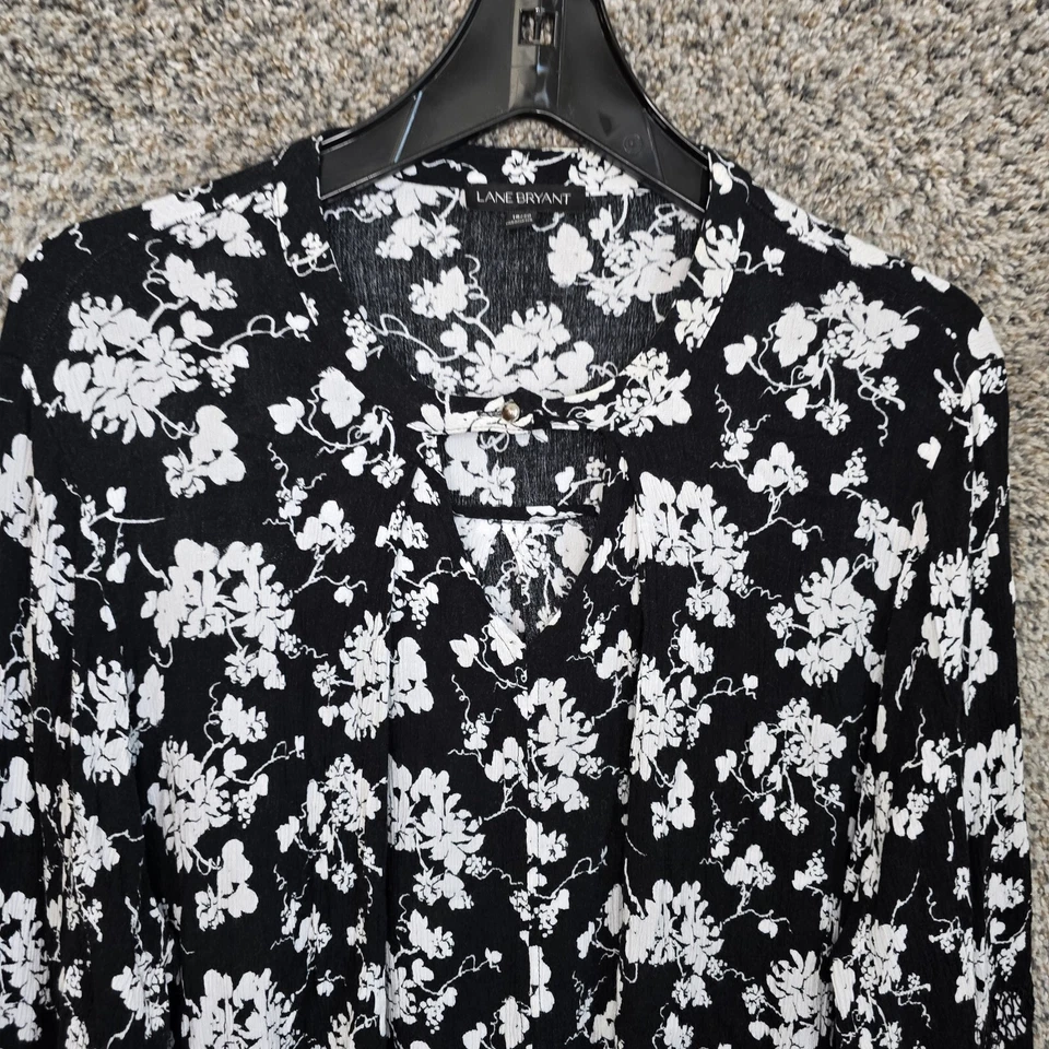 Top Lane Bryant para mujer Plus 18/20 negro ojo de cerradura cuello túnica floral boho informal Foto 4 de 4