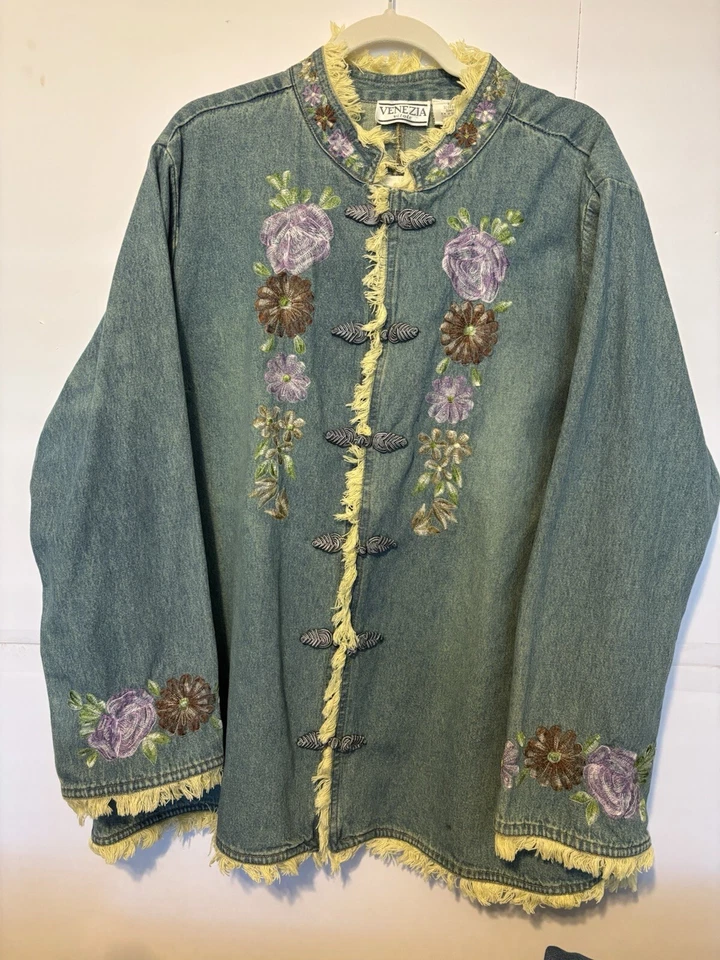 Chaqueta Venezia Talla 2XL Denim Bohemia Folk Flecos Floral Bordada Asiática Foto 2 de 4