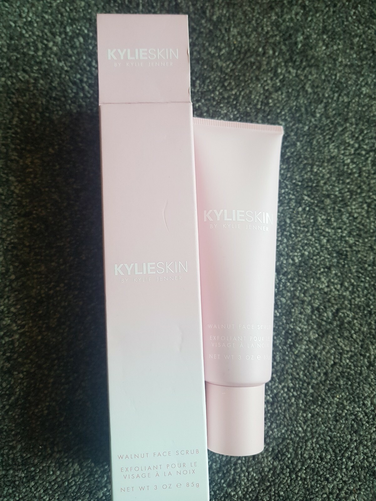 kylie skin walnut scrub