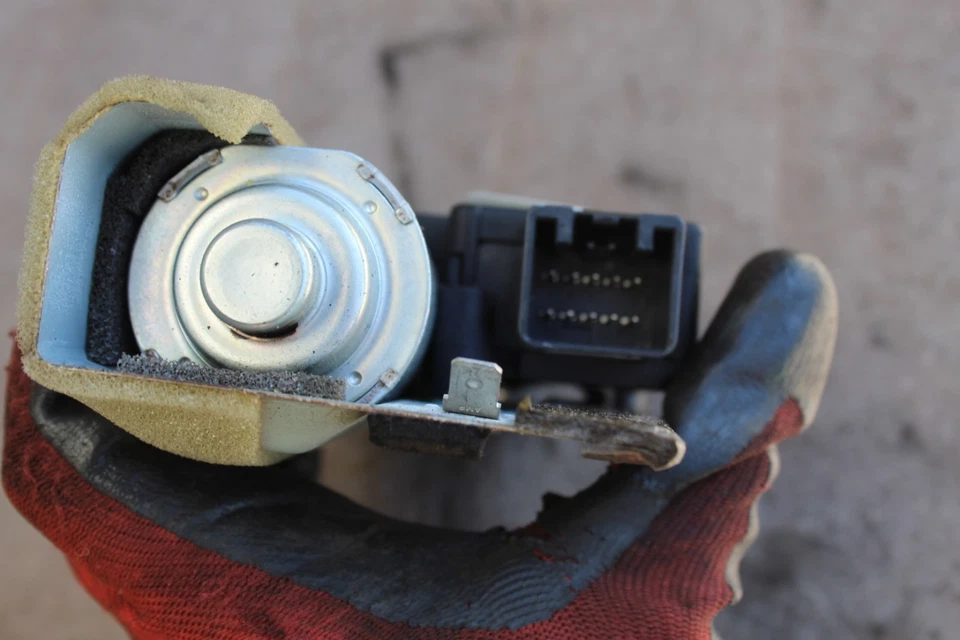 2003-2008 INFINITI FX45 FX35 MOON SUNROOF MOTOR V963 - Imagem 4 de 4