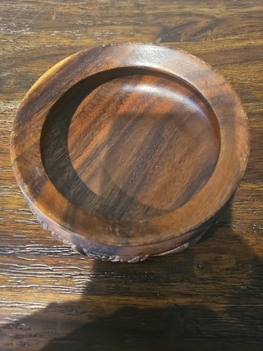 Vintage Hand Carved Wood Bowls Set Of 6 The Bowls Are 5" Wide And 1 1/2" Tall - Picture 6 of 6