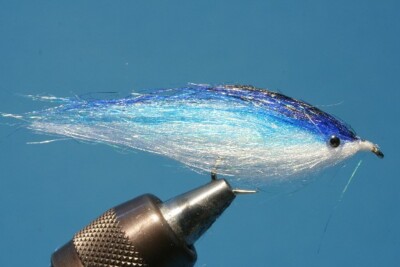 Fliegentom 3 Stück Fischchen Streamer blaue Flamme 