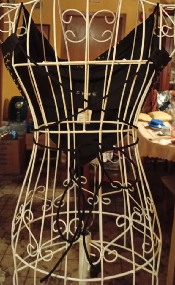 Trägertop, Top, rückenfrei in Schwarz von SheIn - Größe M - Länge 33 cm - Bild 2 von 2