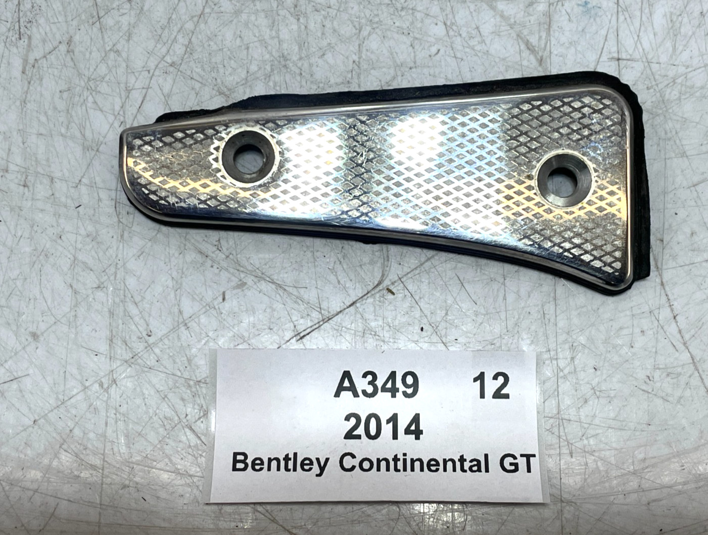 ✅ 12-18 OEM Bentley Continental GT Rear Right Passenger Side Bumper Plate Gasket