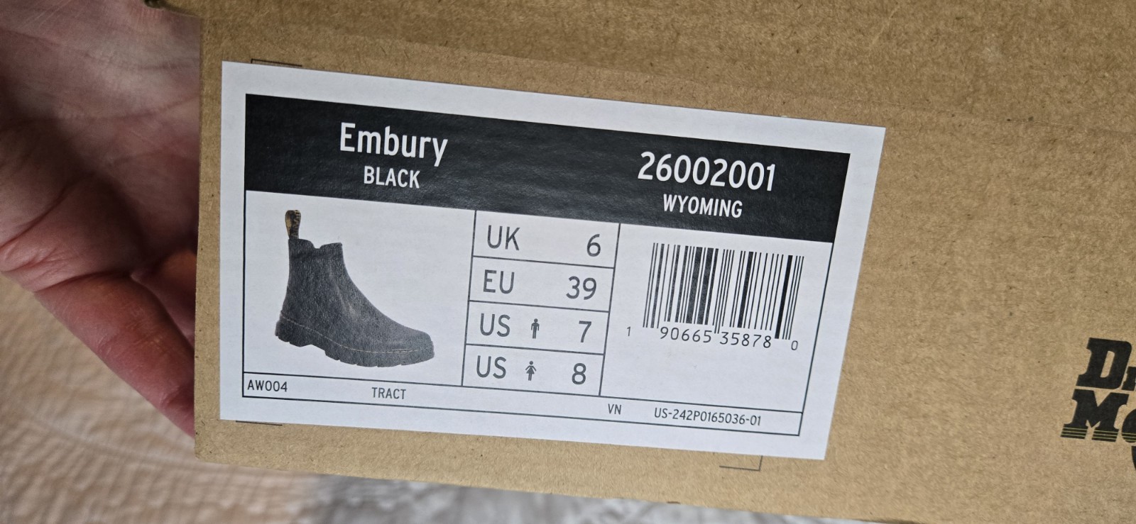 Dr. Martins AirWair Embury Boots Womens Size 8/Mens Size 7 US Black, New In Box