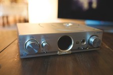 iFi Pro IDSD Signature desktop DAC/headphone amp