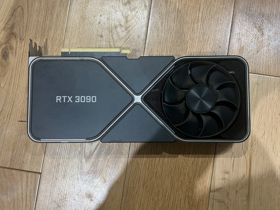 (WITH BOX) NVIDIA GeForce RTX 3090 Founders Edition 24GB GDDR6X Graphics Card - Image 4 of 4