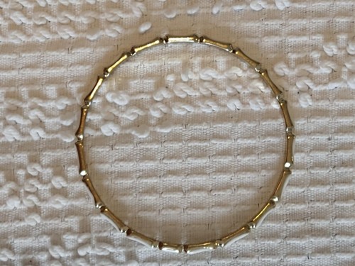 8" VINTAGE ENAMEL OFF WHITE BANGLE BRACELET~GROOVED~1/8"W~GOLDTONE METAL - Picture 4 of 4