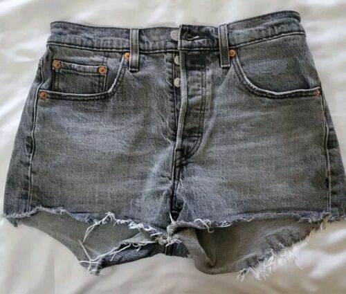 Women's - Juniors Levis 501 Black Light Wash Denim Button Fly Shorts  Size 26 - Afbeelding 1 van 11