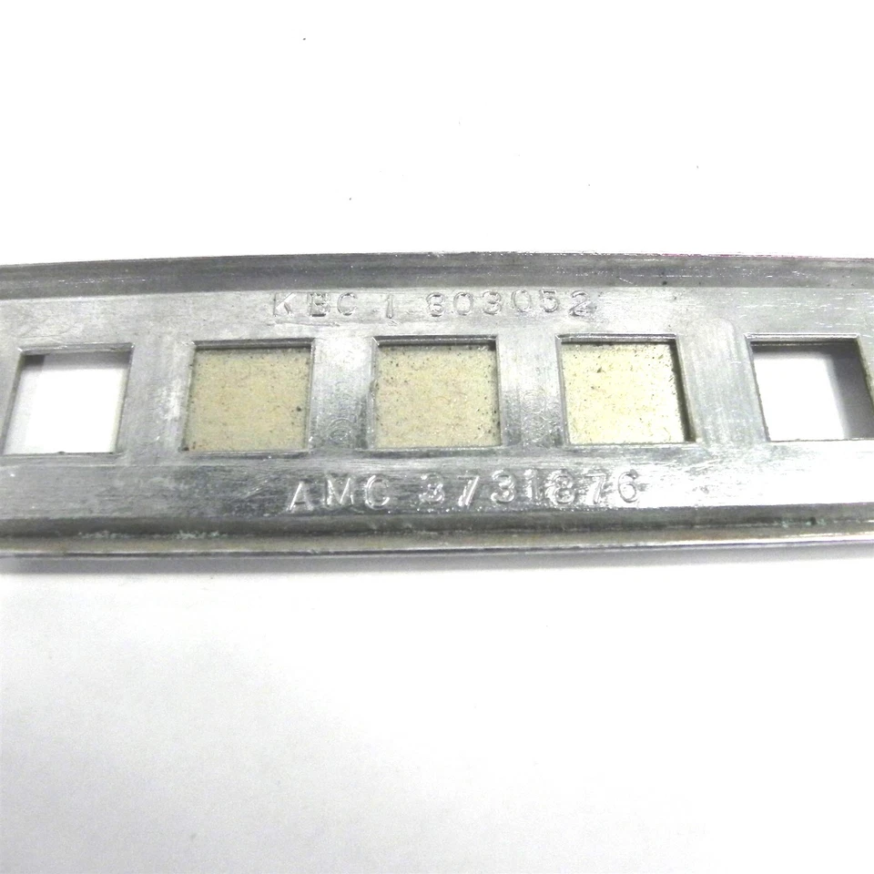 1984-91 JEEP GRAND WAGONEER AMC#3731876 RIGHT FRONT POWER DOOR LOCK SWITCH BEZEL - Image 4 of 4