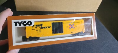 BOXED HO Scale Train Car TYCO RAIL BOX RBOX 10000