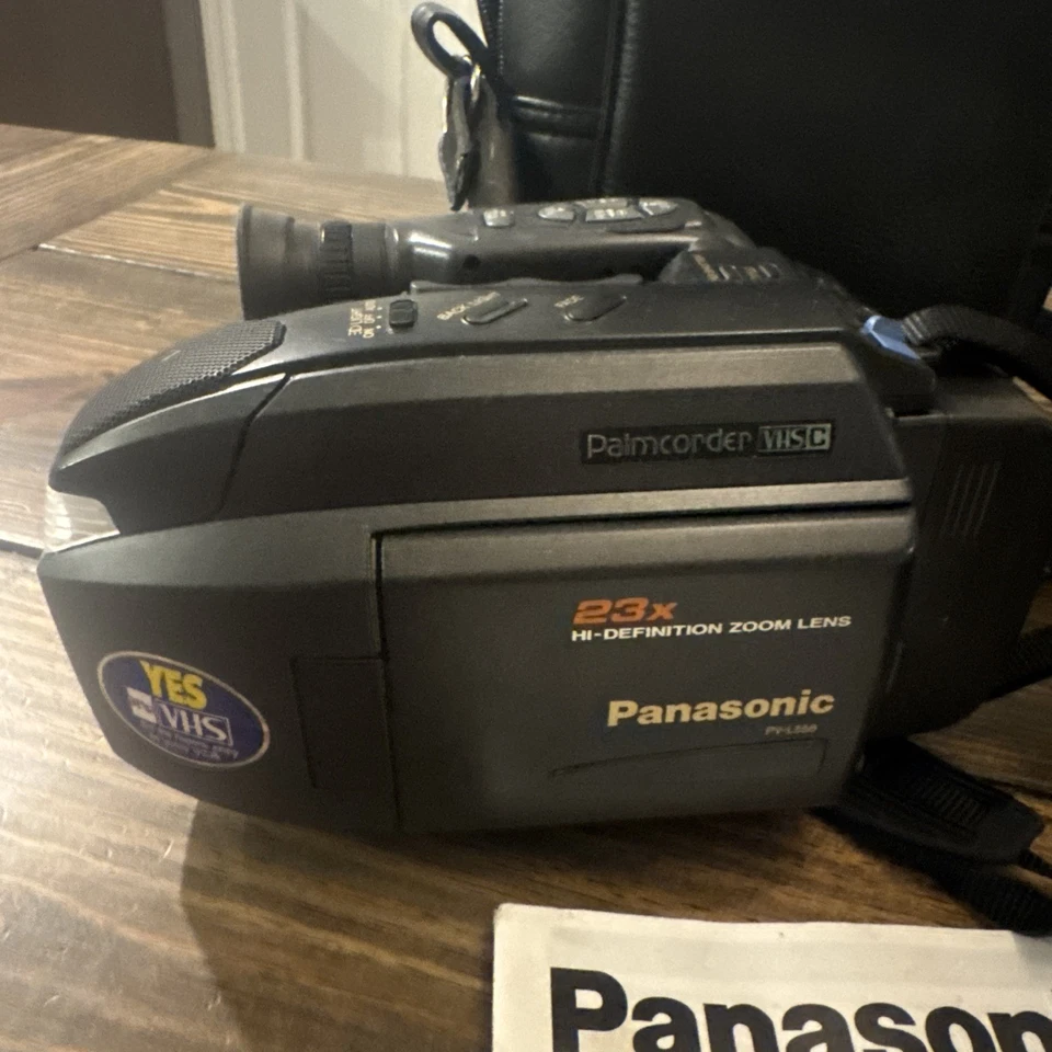 Panasonic VHS-C Palmcorder Video Camera PV-L558D w Cables, Manual, Case - Image 2 of 4