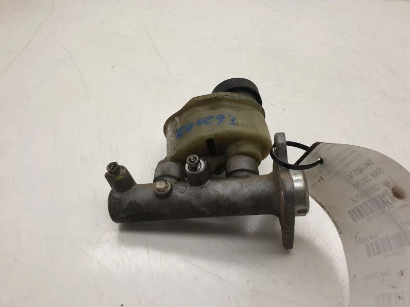 MONTAJE CILINDRO MAESTRO FRENO TRACCIÓN TRASERA TOYOTA T100 V6 95-98 3,4 L  Foto 4 de 4