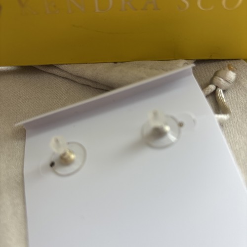 Kendra Scott Ellie Black Ónix, Stud Earrings Silver Tone - Picture 4 of 4