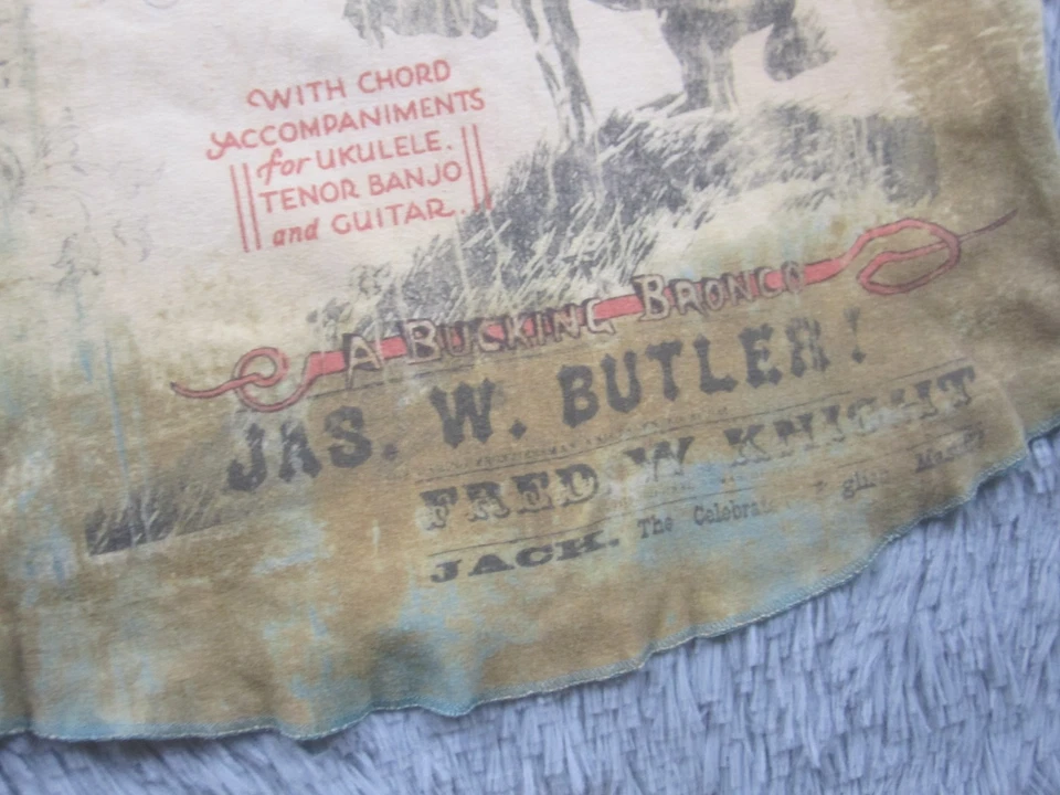 Camisa grande ajustada Minnie para mujer sin mangas informal estampado envolvente cuello redondo Foto 2 de 4