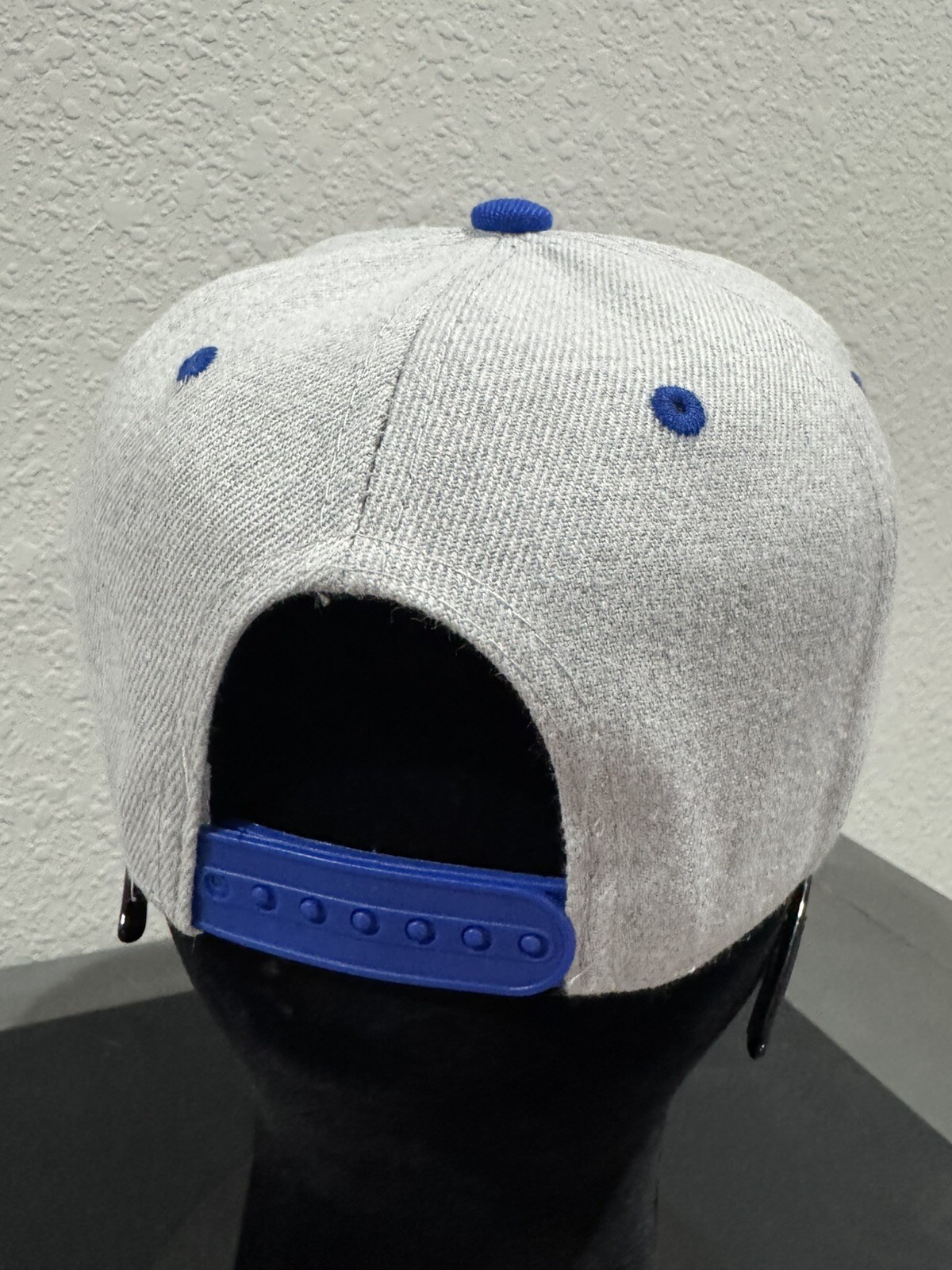 CAPPELLO SNAPBACK ADULTO GRIGIO LOGO SMU SOUTH METODIST MUSTANG PONY EXPRESS NUOVO