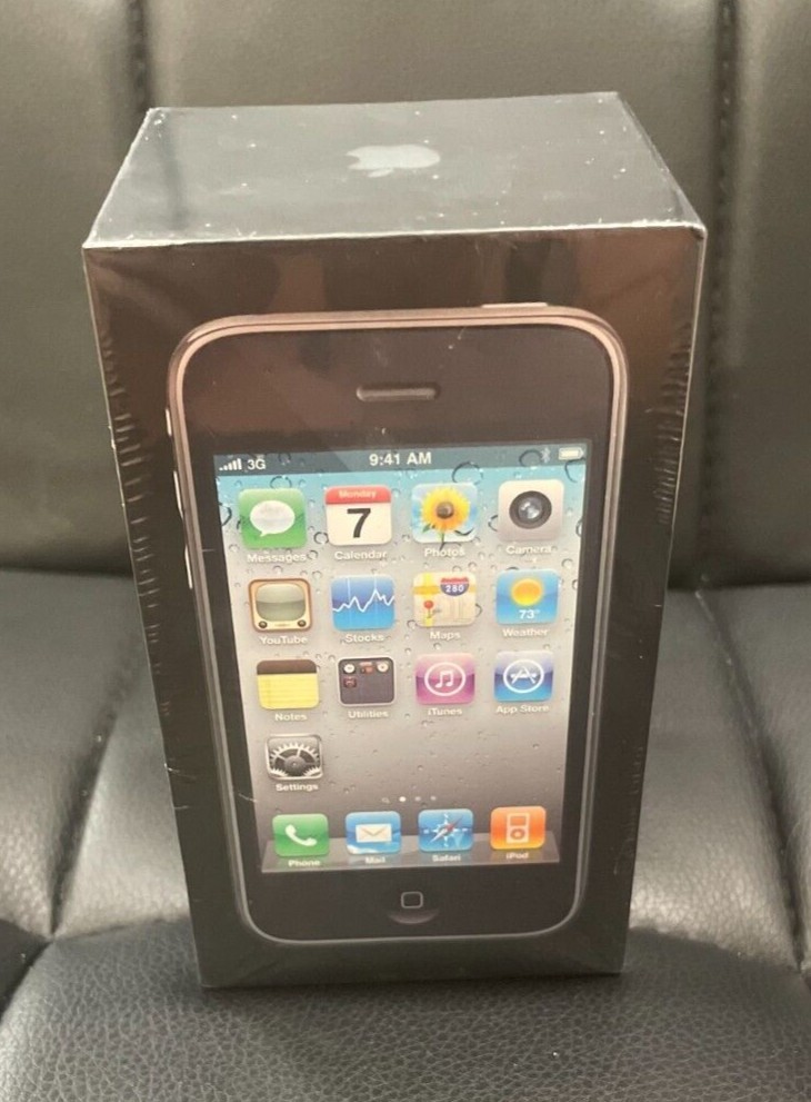 APPLE IPHONE 3Gs - BLACK 8 GB FACTORY SEALED! INVESTMENT! UNLOCKED