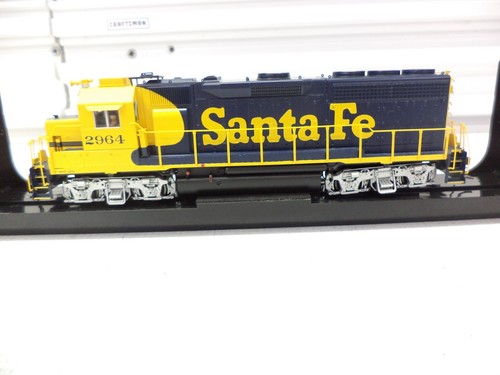 Atlas Ho Gp-40 locomotive, Santa Fe 2964 - Picture 3 of 4