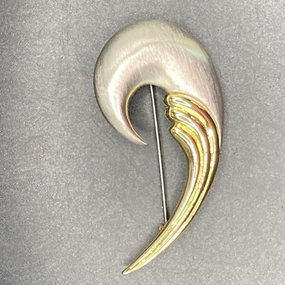 Swirl Brooch Pin Polished Gold Tone Brushed Silver Tone Swoop Comma 3  VTG 80s