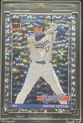 Shohei Ohtani  CRACKED ICE REFRACTOR TOPPS  CARD DODGERS MINT
