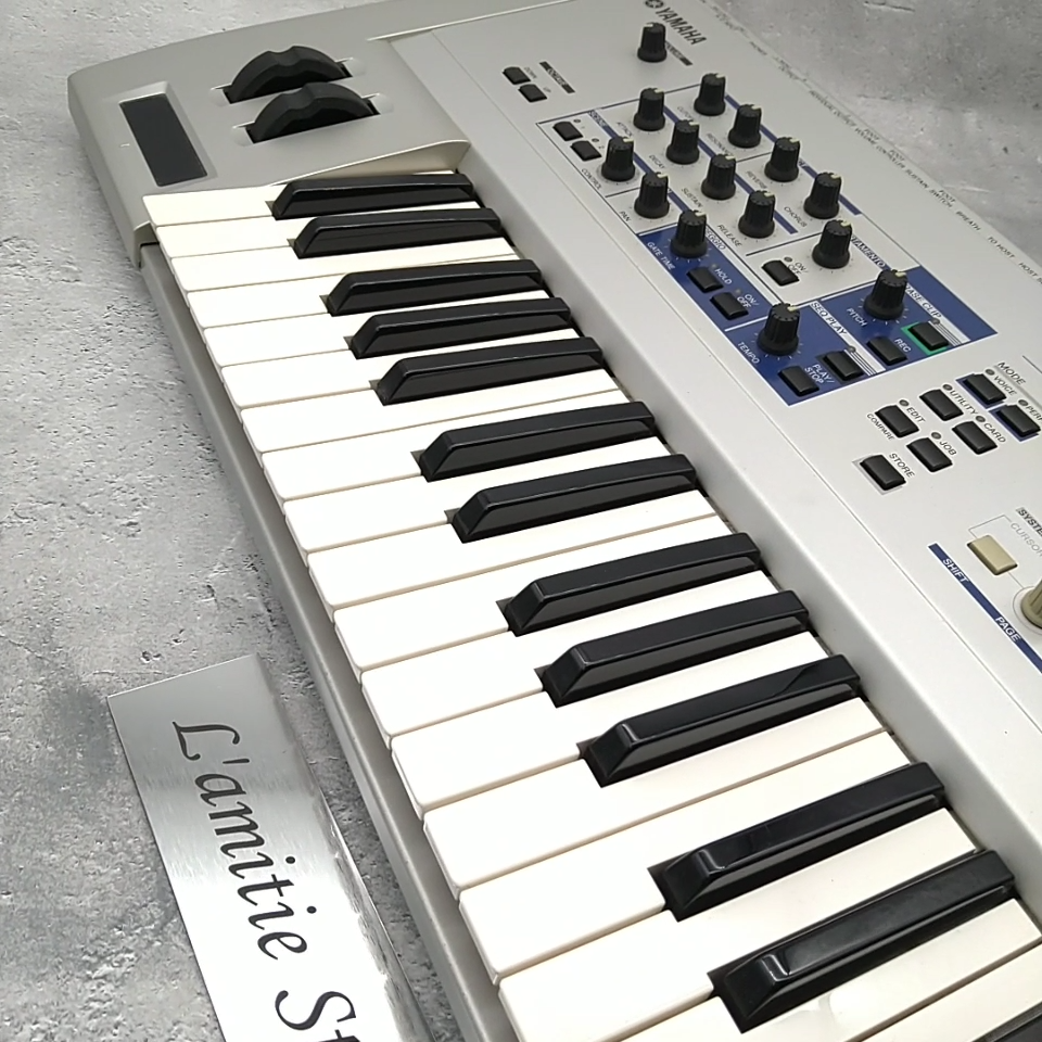 Yamaha CS-6X CS6X Digital Keyboard Synthesizer Japan Musical