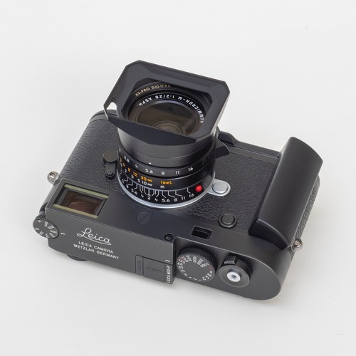 Leica M10 Camera Grip Hand Grip - Picture 2 of 11