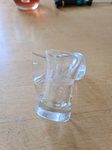 Likör Set 3er,Gläser 6.3cm hoch, Krug ca 12.5cm hoch  Geschliffenes Blumenmotiv  - Bild 2 von 7