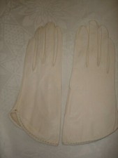 VINTAGE ALEXETTE MARSHALL FIELD  COMPANY SOFT LEATHER BEIGE GLOVES FRANCE SMALL