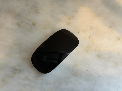 Genuine Apple Magic Mouse 2 Black Edition - Second Generation - A1657 - Picture 6 of 9