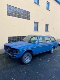 Mercedes 230 TE S123 T Modell Restaurierungsobjekt Ersatzteillager