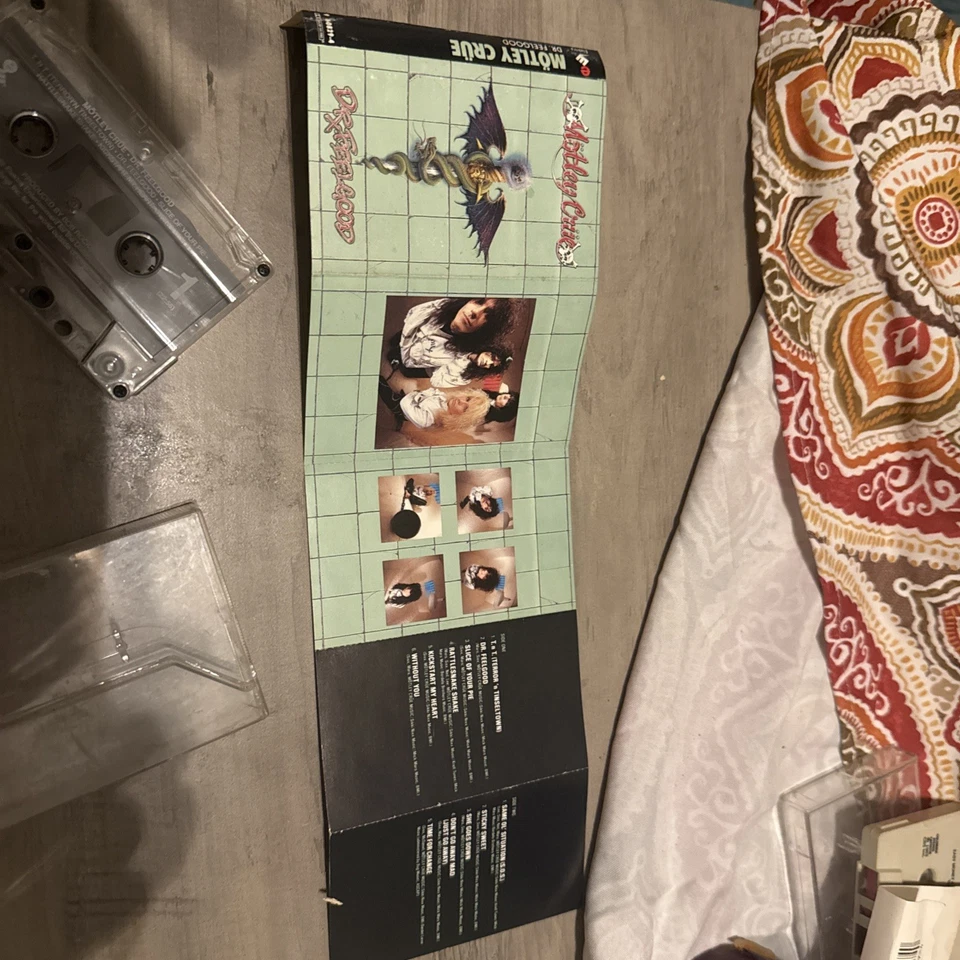 Motley Crue: Dr Feelgood. (1989 Cassette Tape), Elektra Entertainment Foto 4 de 4