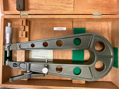 Mitutoyo Model 118-107  0-1" Deep Throat Micrometer